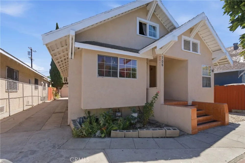 706 W 42nd Los Angeles, CA 90037