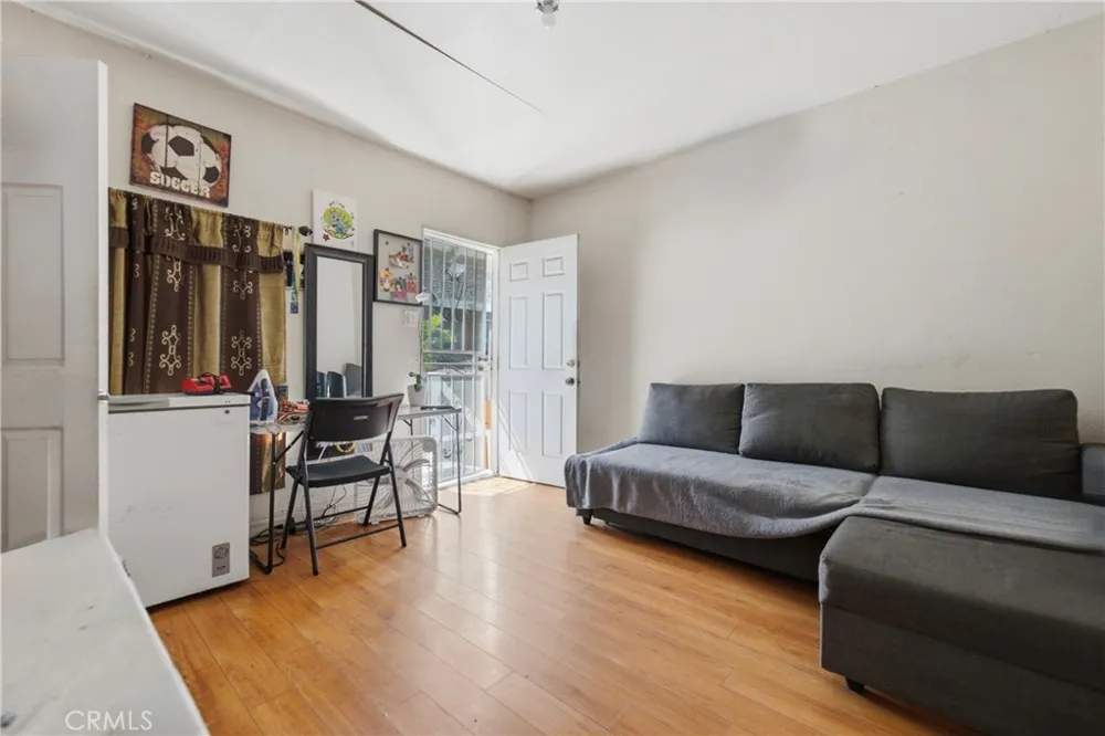 706 W 42nd Los Angeles, CA 90037
