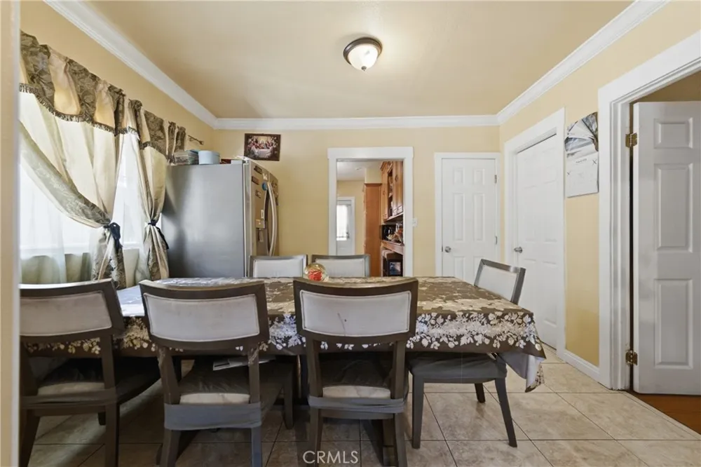 706 W 42nd Los Angeles, CA 90037