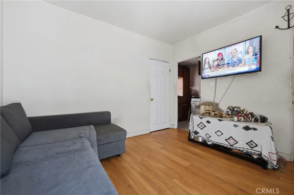 706 W 42nd Los Angeles, CA 90037