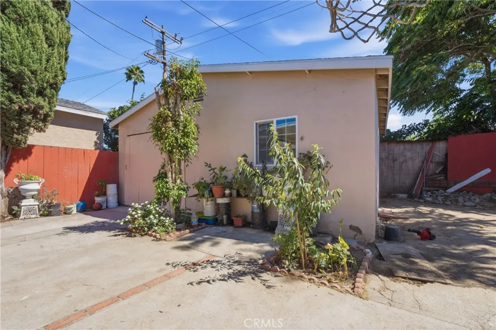 706 W 42nd Los Angeles, CA 90037