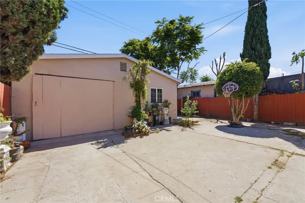 706 W 42nd Los Angeles, CA 90037