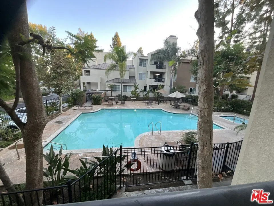 21450 Burbank Boulevard #220 Woodland Hills, CA 91367
