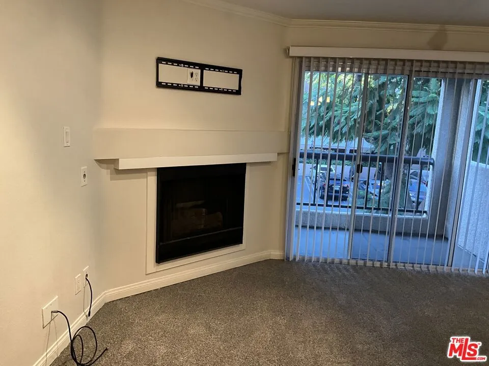 21450 Burbank Boulevard #220 Woodland Hills, CA 91367