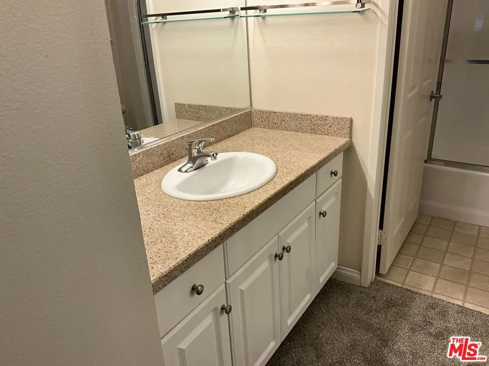 21450 Burbank Boulevard #220 Woodland Hills, CA 91367