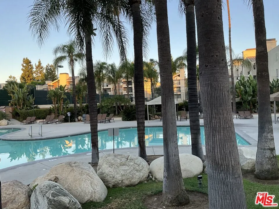 21450 Burbank Boulevard #220 Woodland Hills, CA 91367