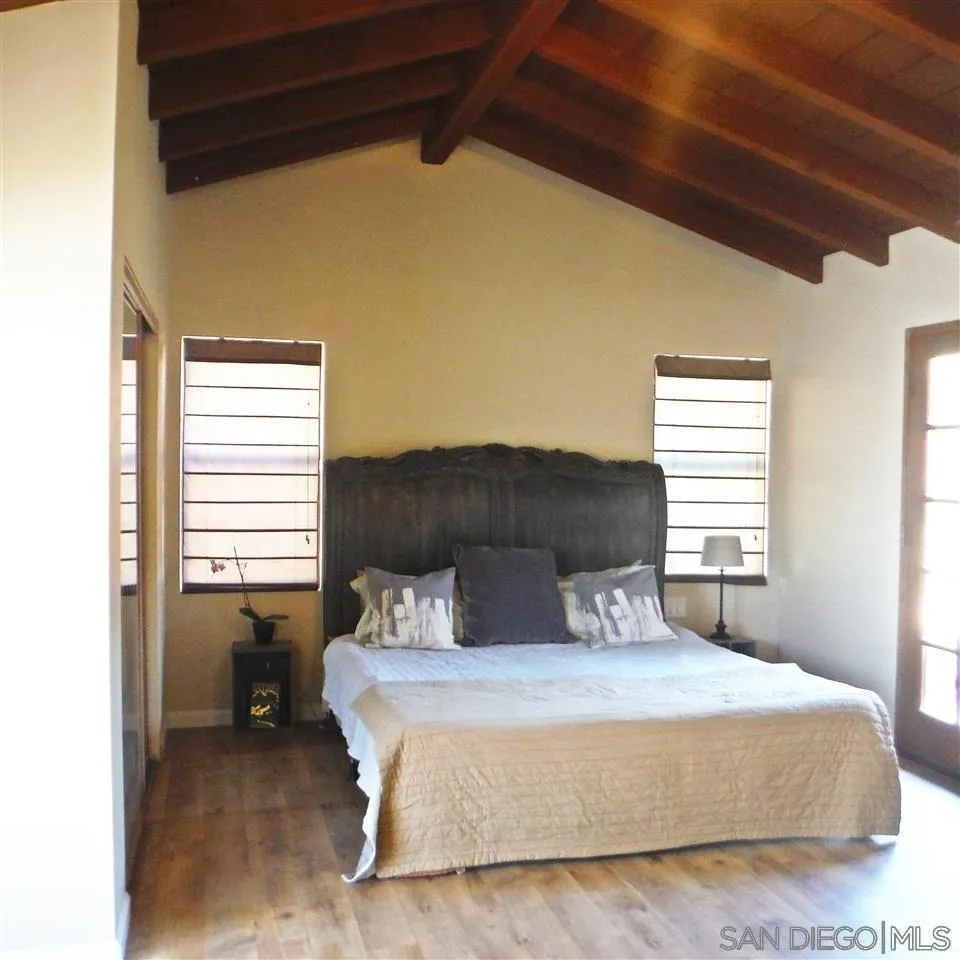 12261 Linroe Drive Lakeside, CA 92040