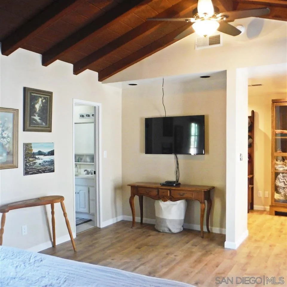 12261 Linroe Drive Lakeside, CA 92040