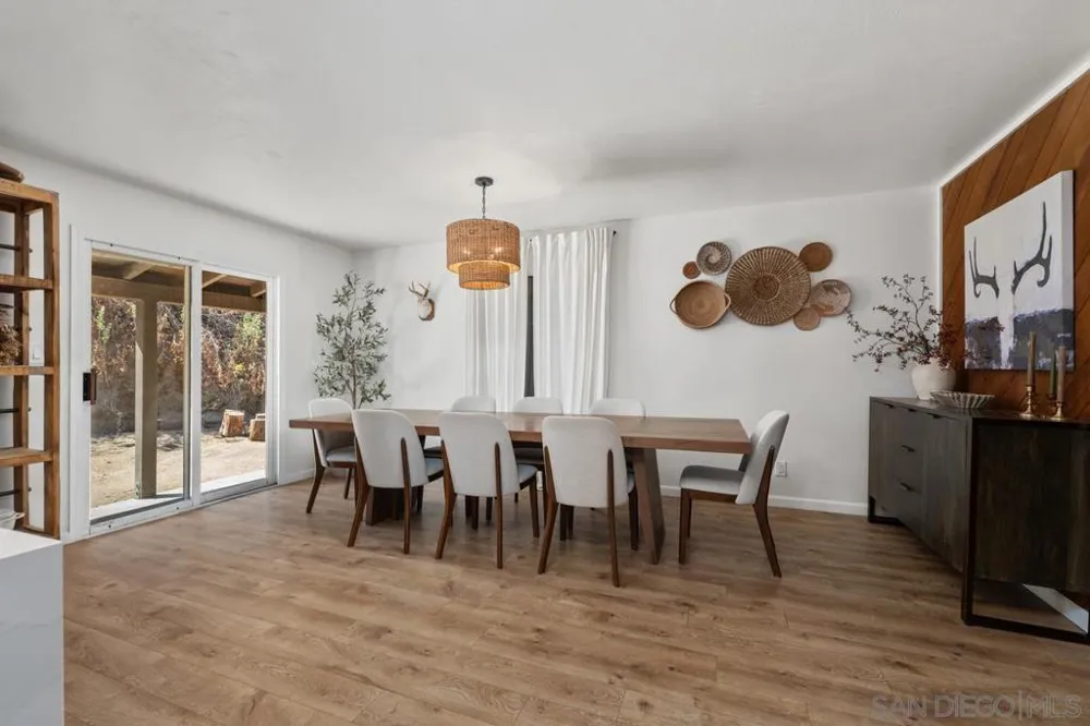 12261 Linroe Drive Lakeside, CA 92040