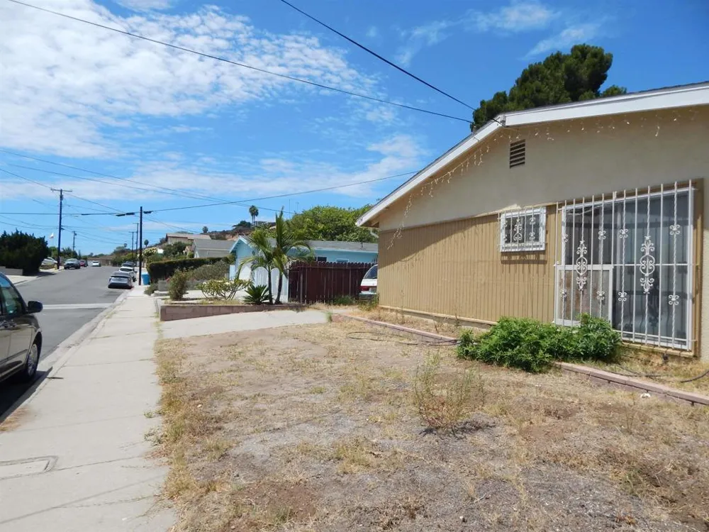 5174 Streamview Dr. San Diego, CA 92105