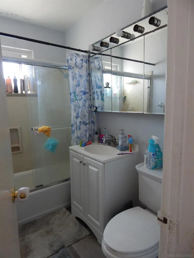 5174 Streamview Dr. San Diego, CA 92105
