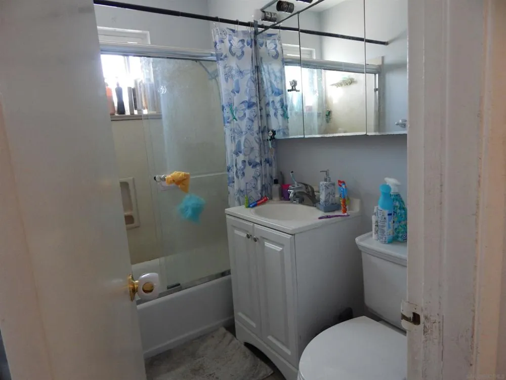 5174 Streamview Dr. San Diego, CA 92105