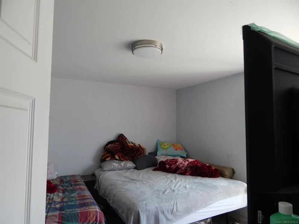 5174 Streamview Dr. San Diego, CA 92105