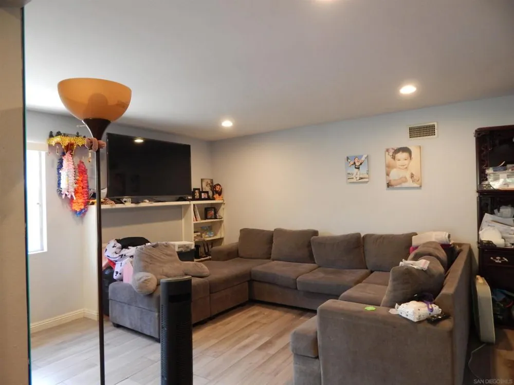 5174 Streamview Dr. San Diego, CA 92105