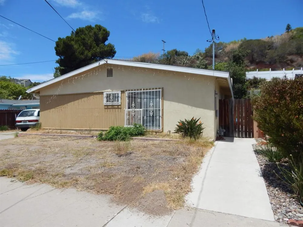 5174 Streamview Dr. San Diego, CA 92105