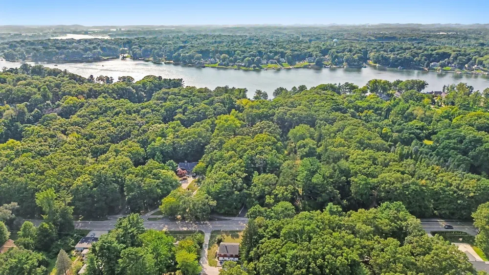 17887 Fruitport Road Spring Lake, MI 49456