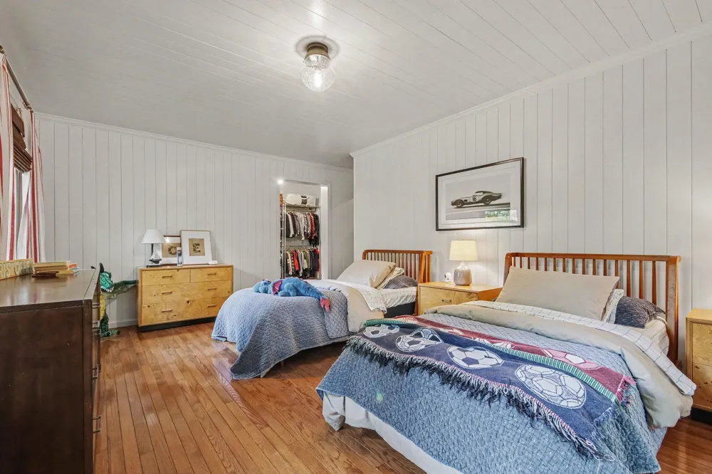 17887 Fruitport Road Spring Lake, MI 49456