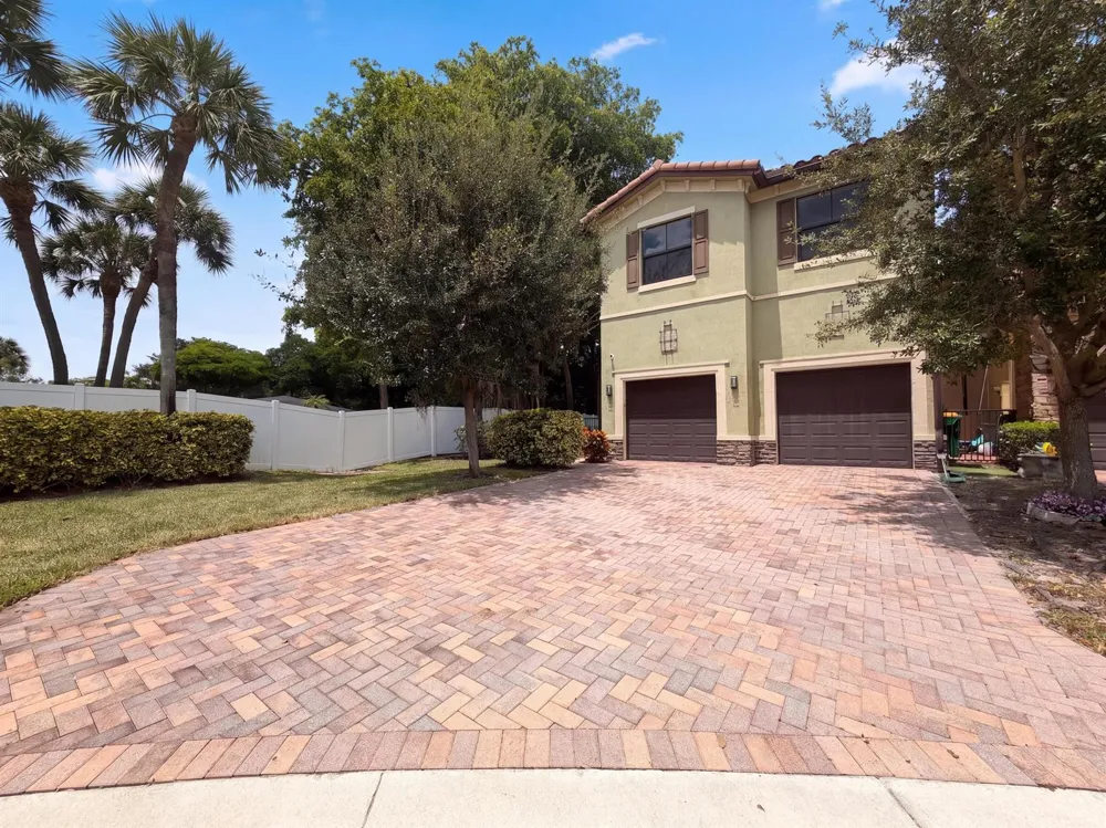 4967 NW 59th Street Tamarac, FL 33319
