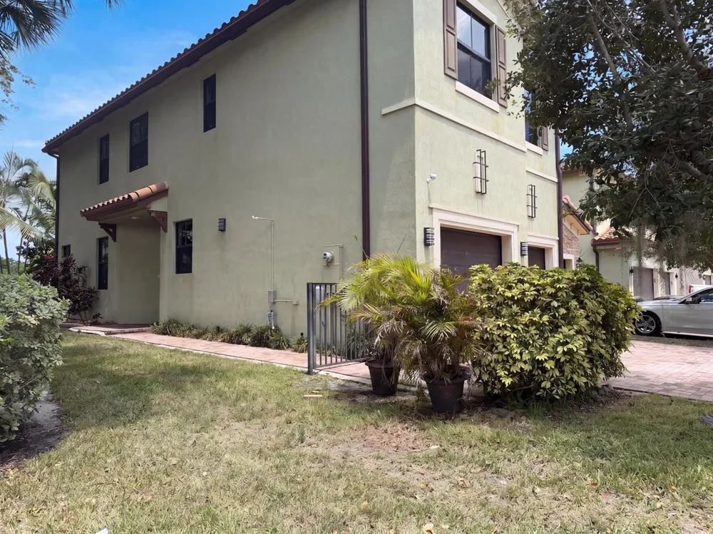 4967 NW 59th Street Tamarac, FL 33319