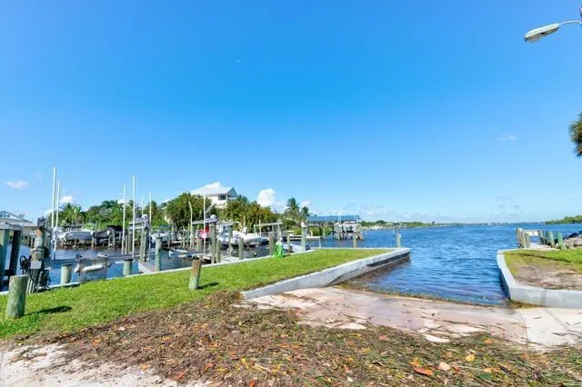 5125 SE Matousek Street Stuart, FL 34997