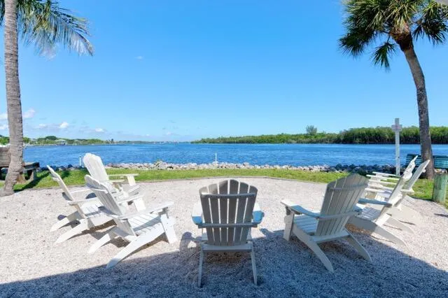 5125 SE Matousek Street Stuart, FL 34997