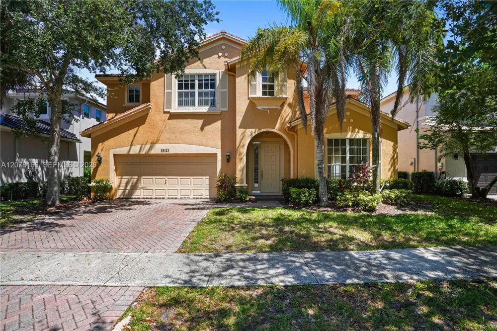 19143 Crystal St #19143 Weston, FL 33332