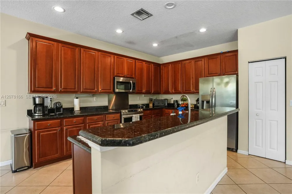 19143 Crystal St #19143 Weston, FL 33332