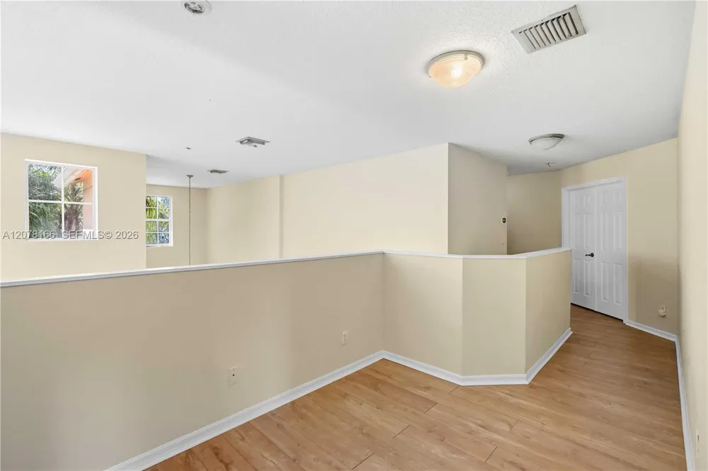 19143 Crystal St #19143 Weston, FL 33332