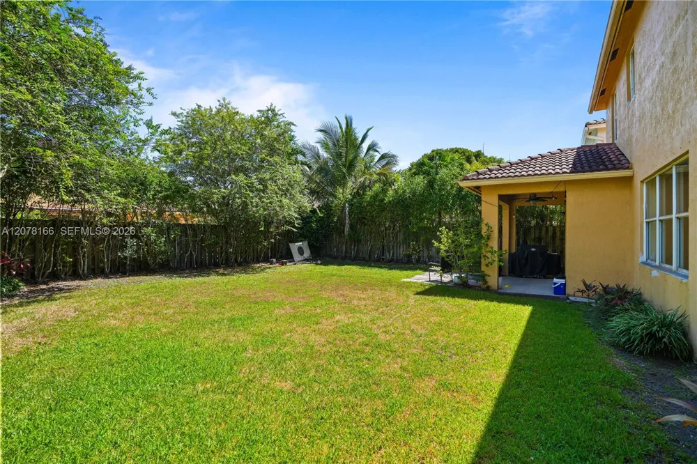 19143 Crystal St #19143 Weston, FL 33332