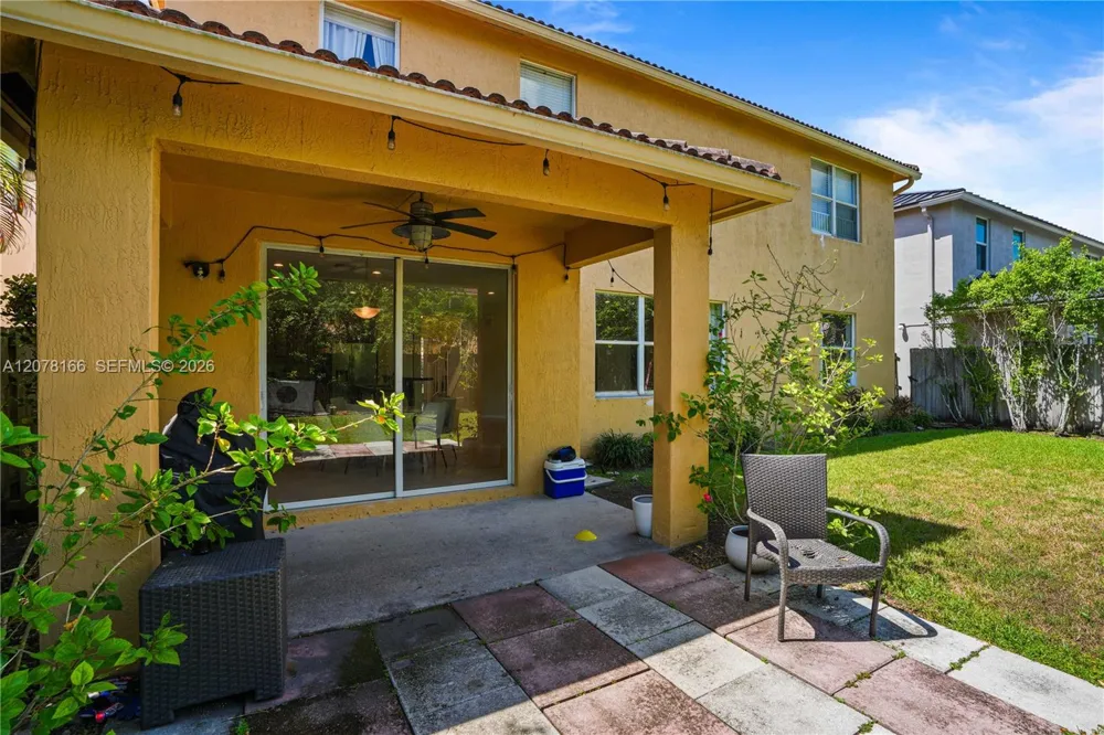 19143 Crystal St #19143 Weston, FL 33332