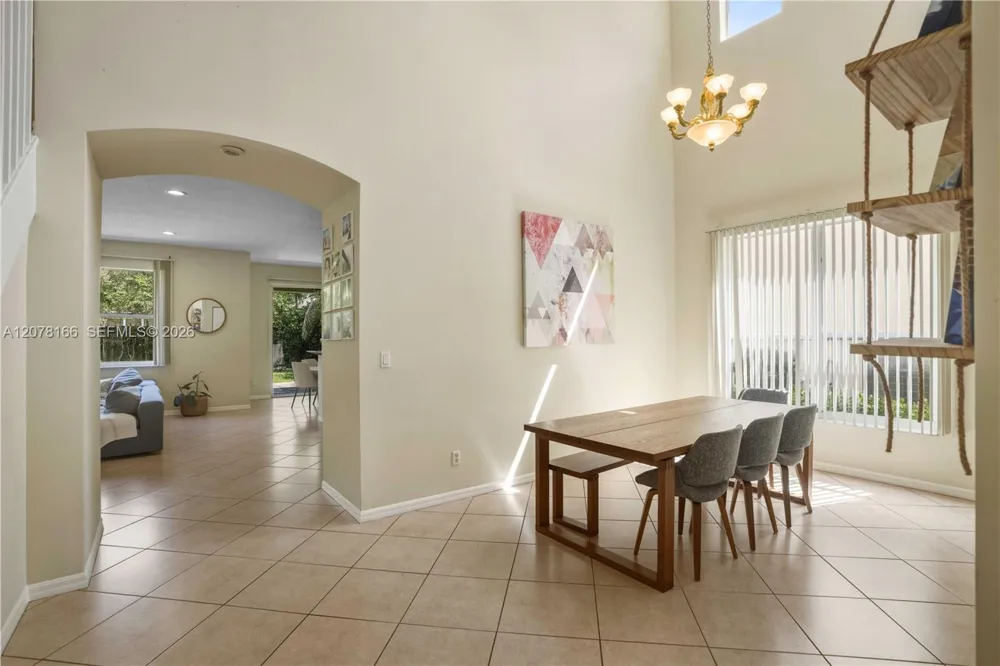 19143 Crystal St #19143 Weston, FL 33332