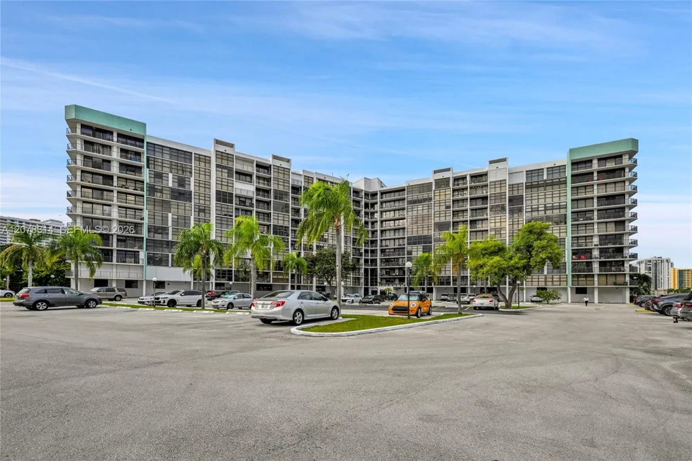 400 Leslie Dr #605 Hallandale Beach, FL 33009