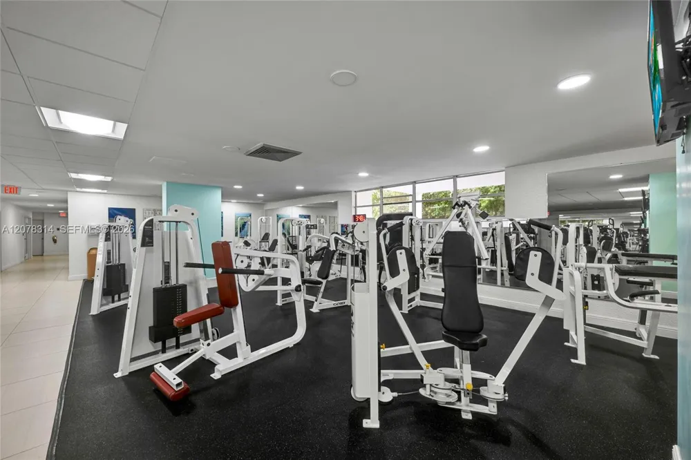 400 Leslie Dr #605 Hallandale Beach, FL 33009