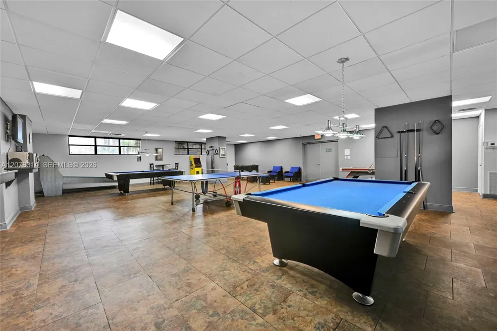 400 Leslie Dr #605 Hallandale Beach, FL 33009