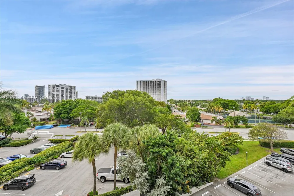 400 Leslie Dr #605 Hallandale Beach, FL 33009