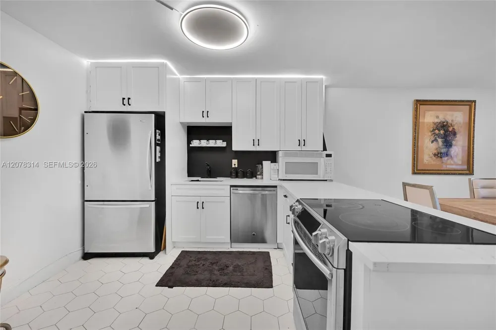 400 Leslie Dr #605 Hallandale Beach, FL 33009
