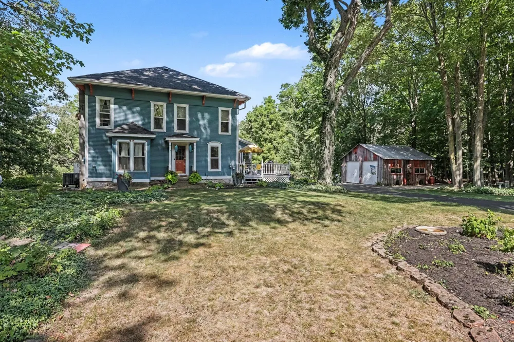 8967 18 Mile Road NE Cedar Springs, MI 49319