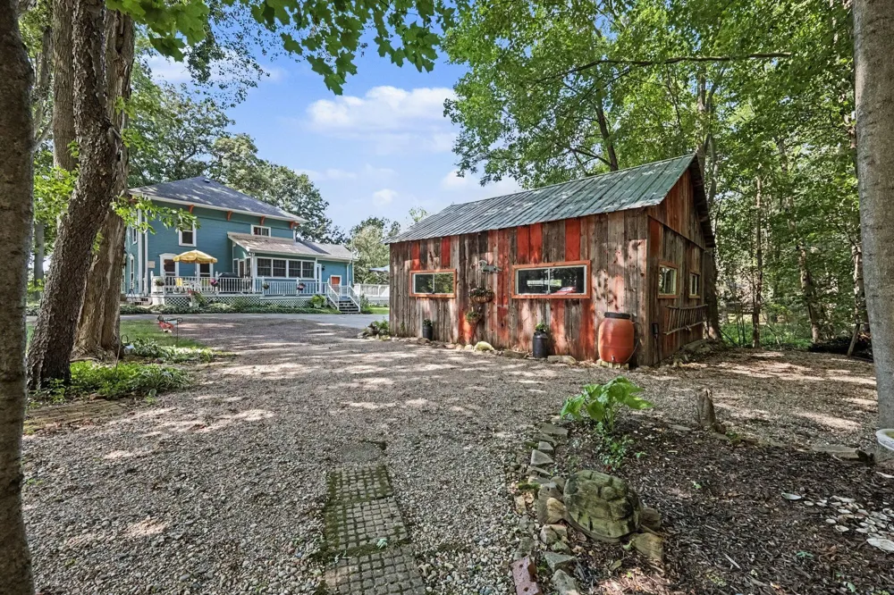 8967 18 Mile Road NE Cedar Springs, MI 49319