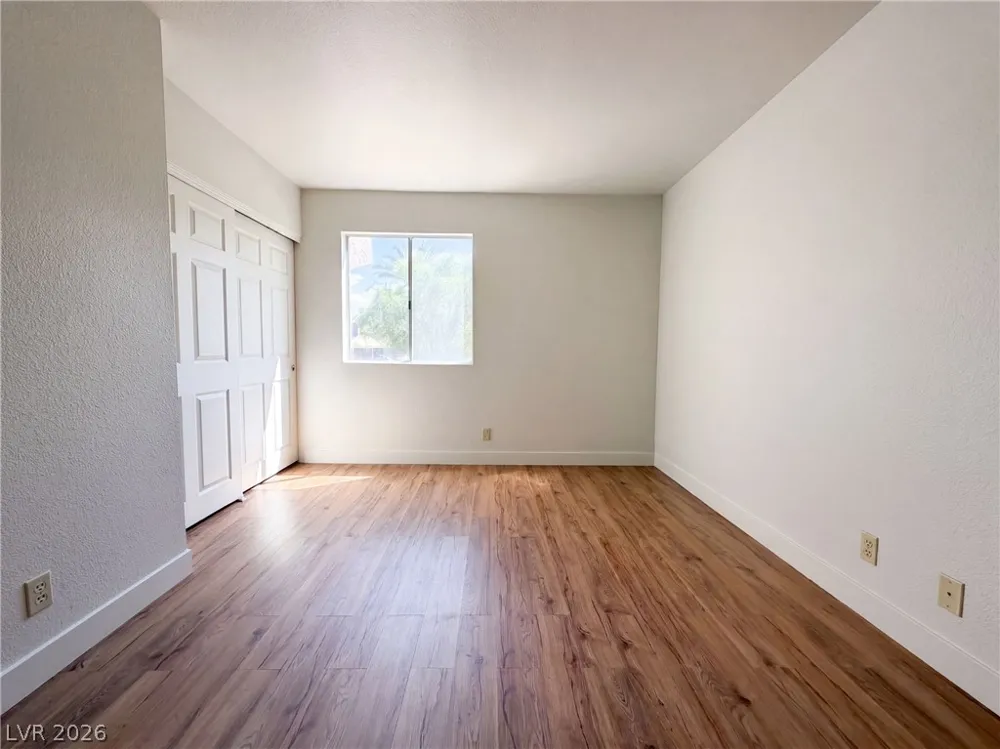 5098 River Glen Drive #215 Las Vegas, NV 89103