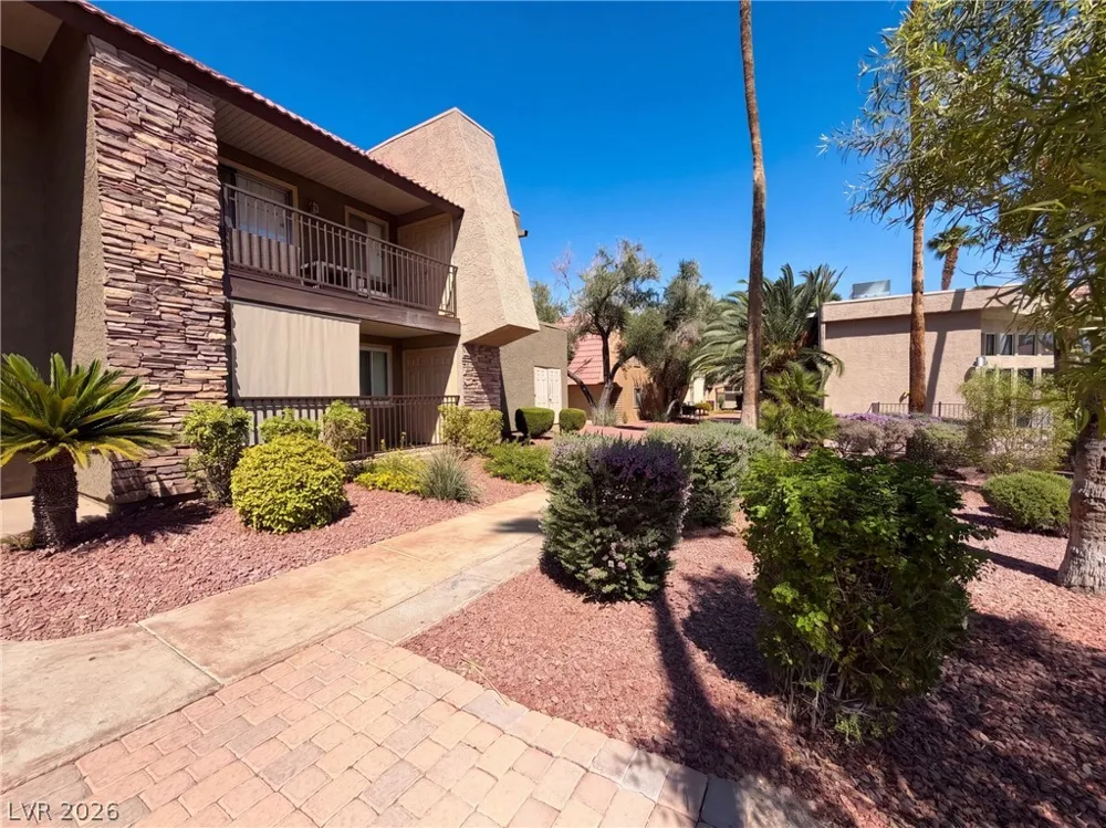 5098 River Glen Drive #215 Las Vegas, NV 89103