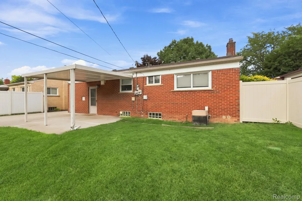 1790 Pinetree Drive Trenton City, MI 48183