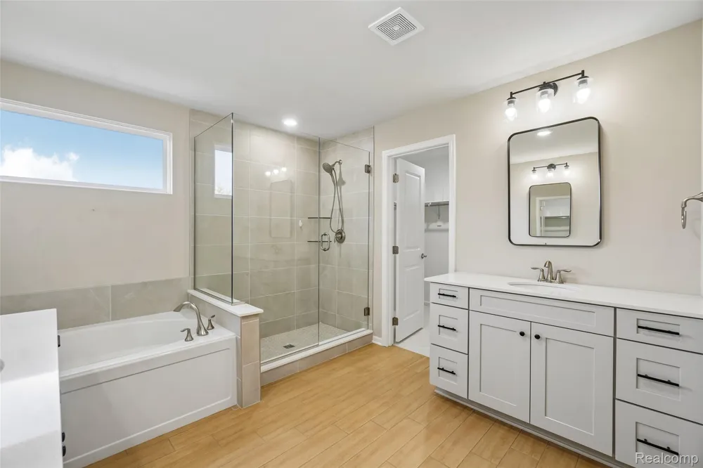 20942 Torbay Drive Lyon Charter Township, MI 48167