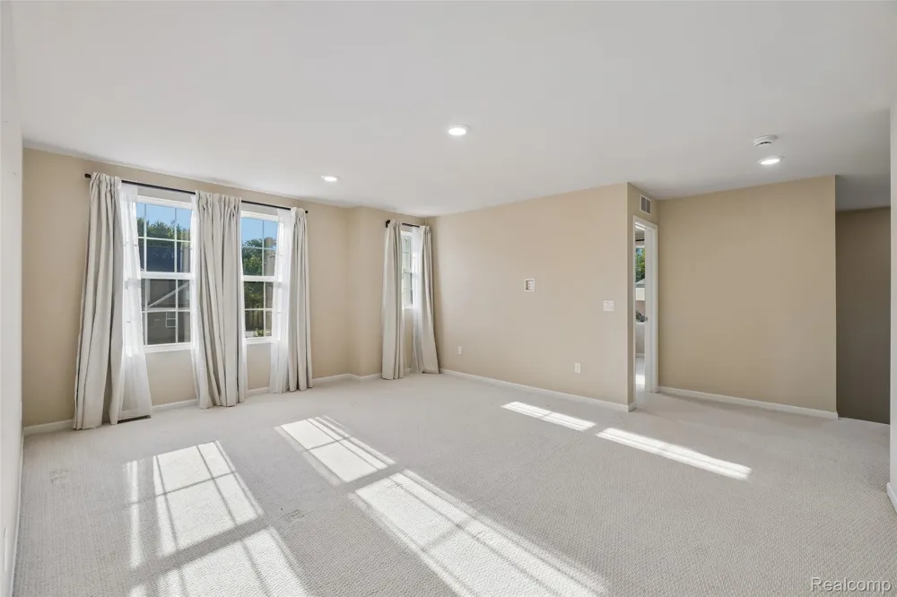20942 Torbay Drive Lyon Charter Township, MI 48167