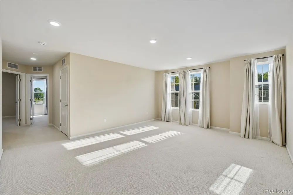 20942 Torbay Drive Lyon Charter Township, MI 48167