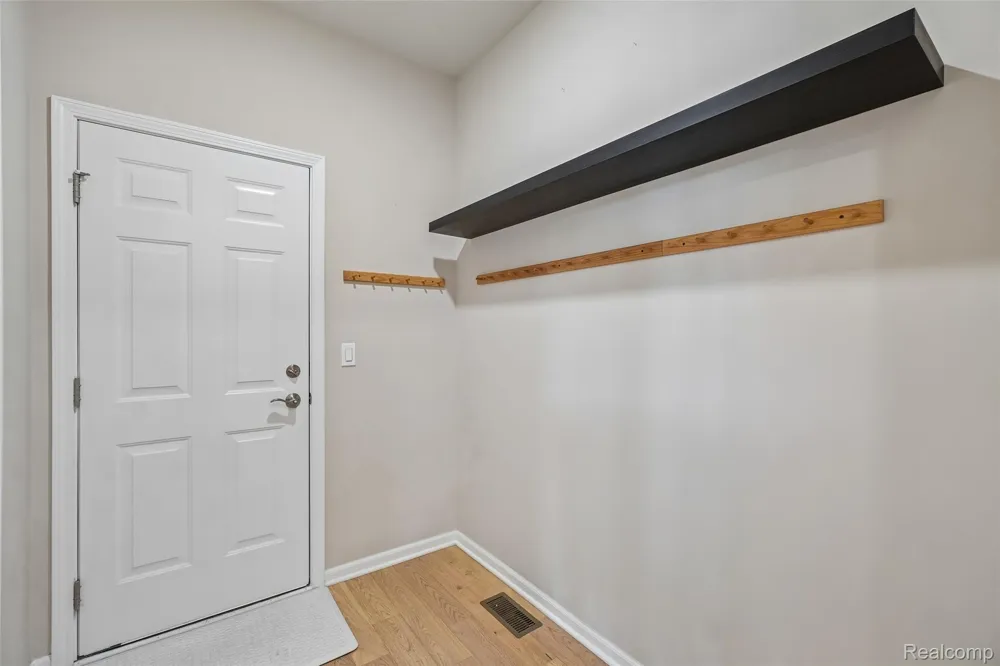 20942 Torbay Drive Lyon Charter Township, MI 48167