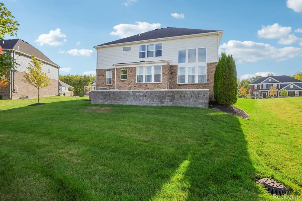 20942 Torbay Drive Lyon Charter Township, MI 48167