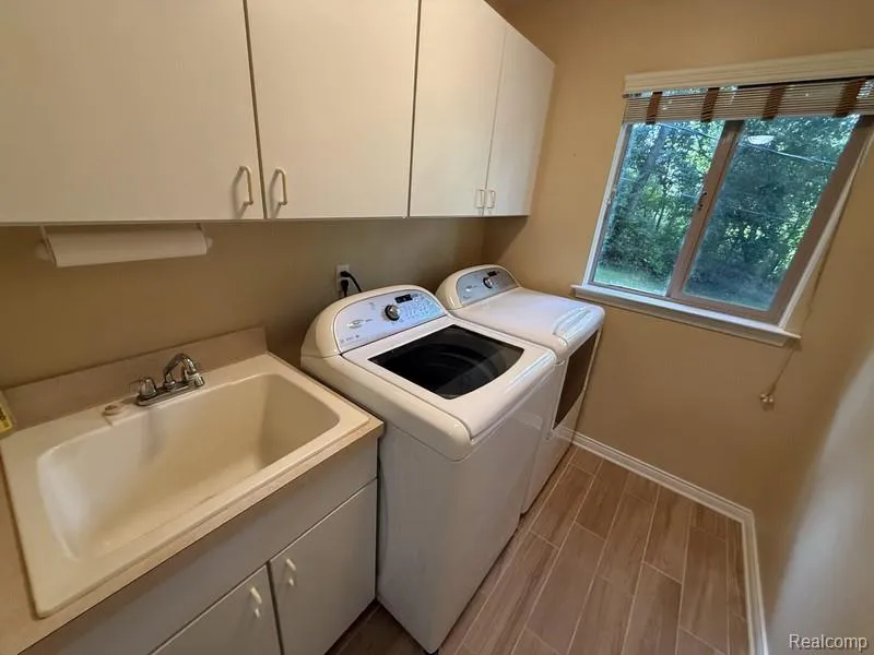 3654 Dorothy Lane Waterford Charter Township, MI 48329