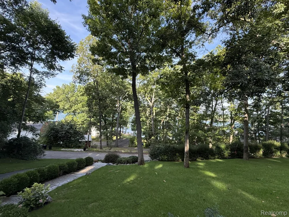 3654 Dorothy Lane Waterford Charter Township, MI 48329
