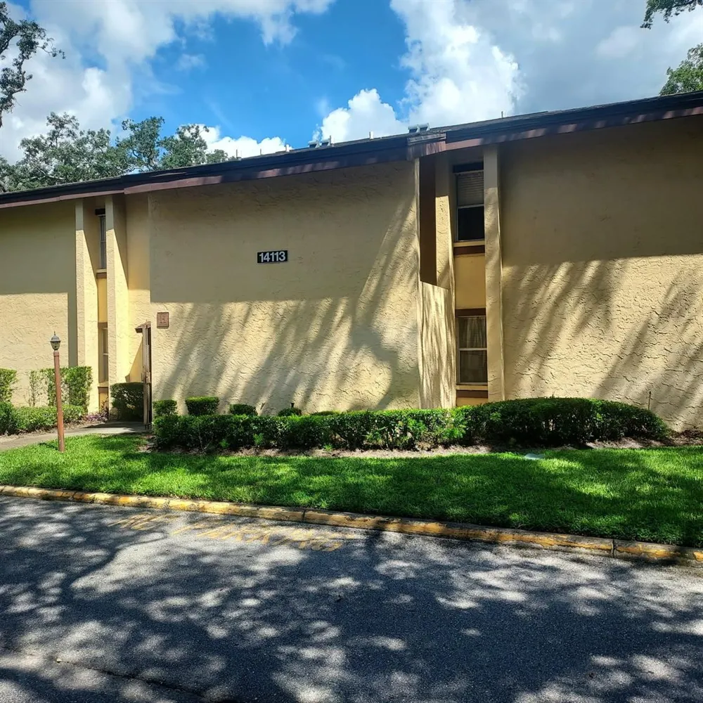 14113 MOSSY GLEN LANE #103 Tampa, FL 33613