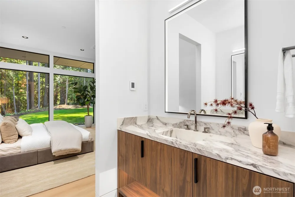 6752 266th Court SE Issaquah, WA 98029